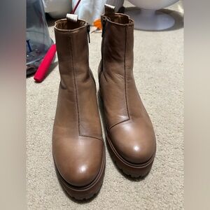 Taos Downtown Bootie size 8 Tan